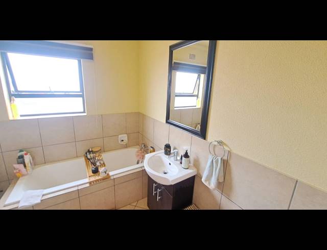 2 BEDROOM APARTMENT FOR SALE IN ALBERTSDAL